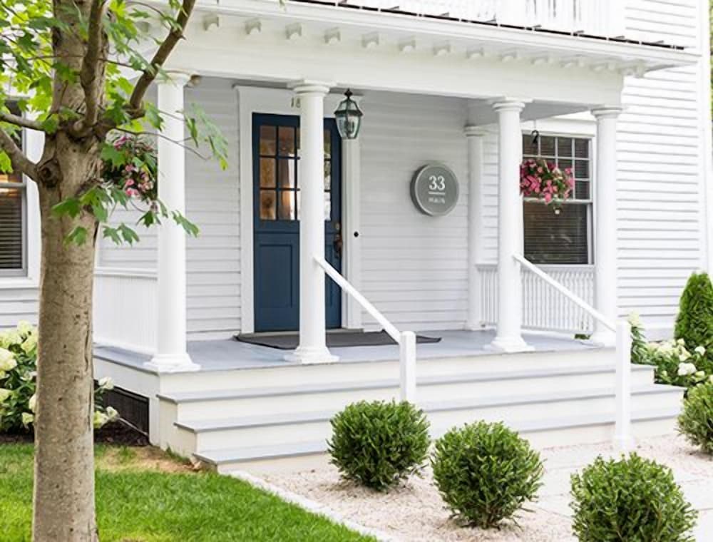 33 Main - An Annie Selke Luxury Lodging Experience 1/21