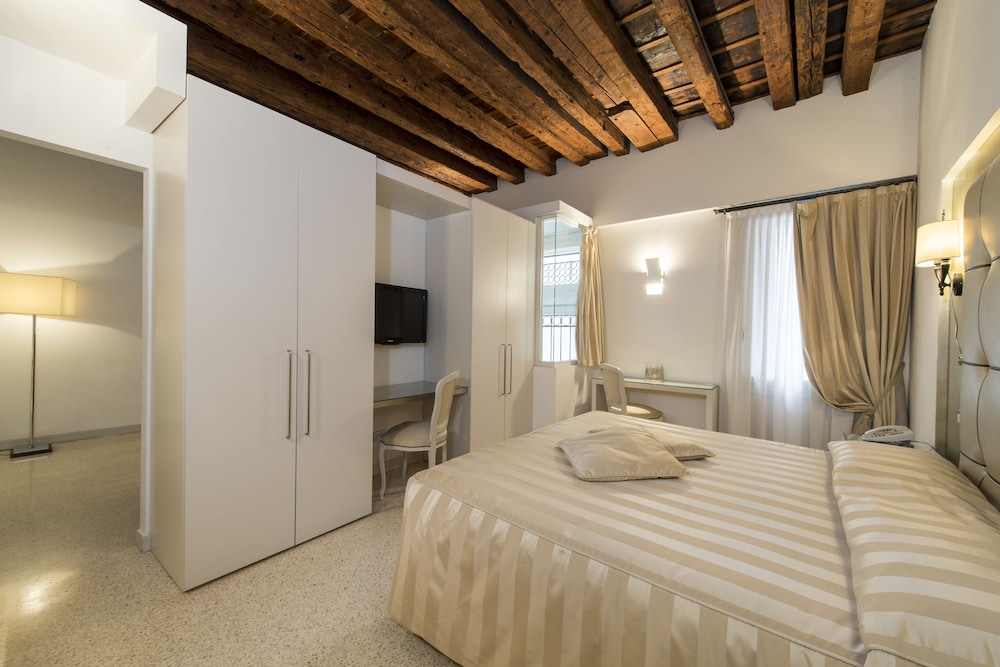 Campiello Hotel 34/74