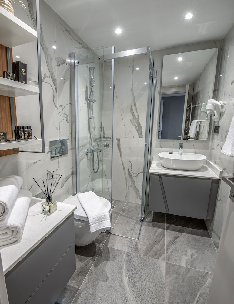 Valente Suites Hotel 28/30