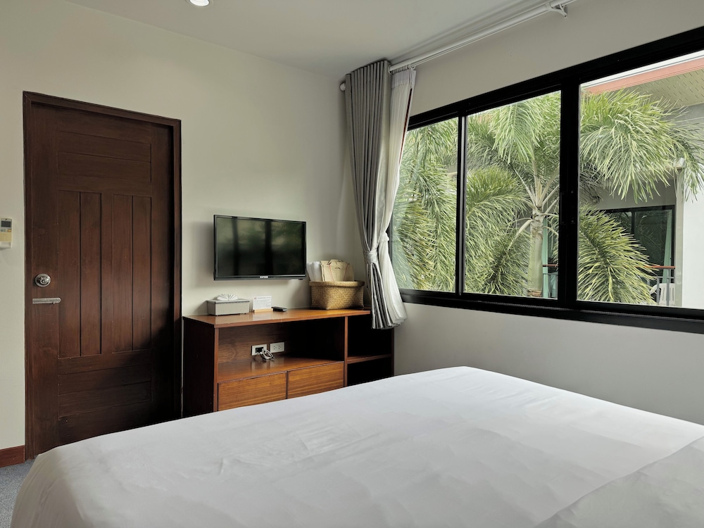 XAYA Pool Access Resort 26/39