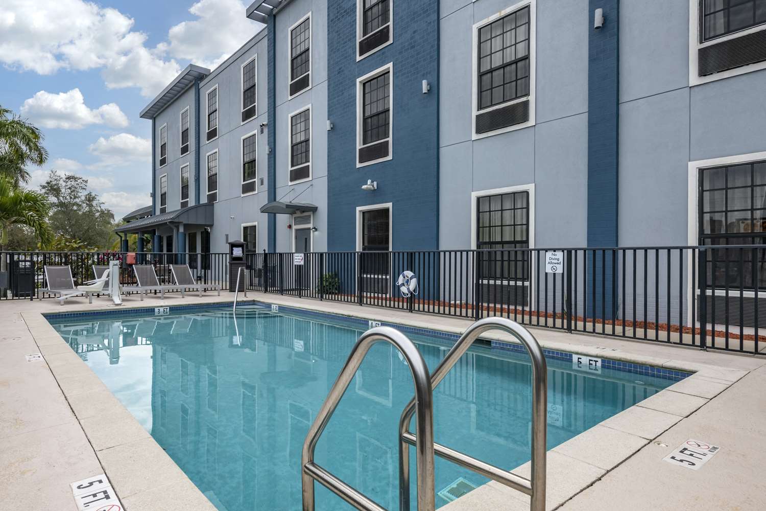 Best Western Plus Bradenton Gateway Hotel 4/29