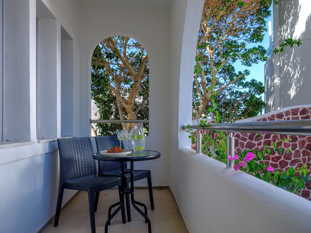 SMARAGDI APARTMENTS 36/55