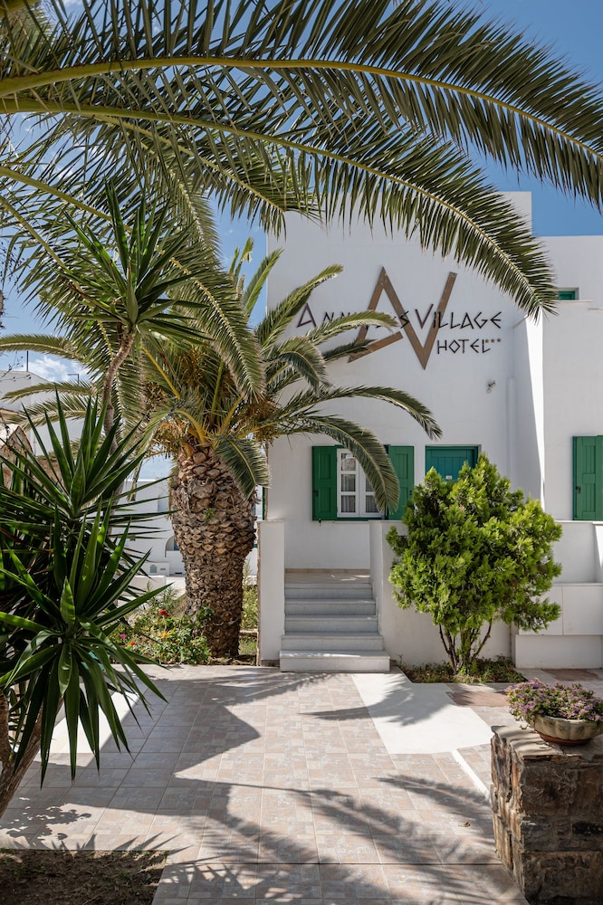 Annita S Village 62/68