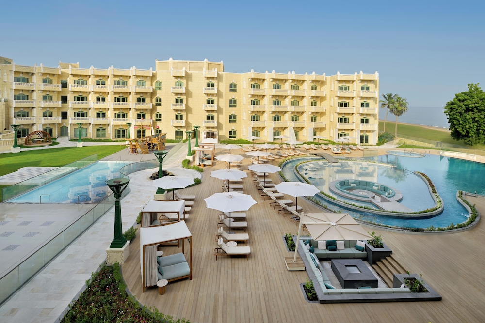 Grand Hyatt Muscat Hotel 43/50