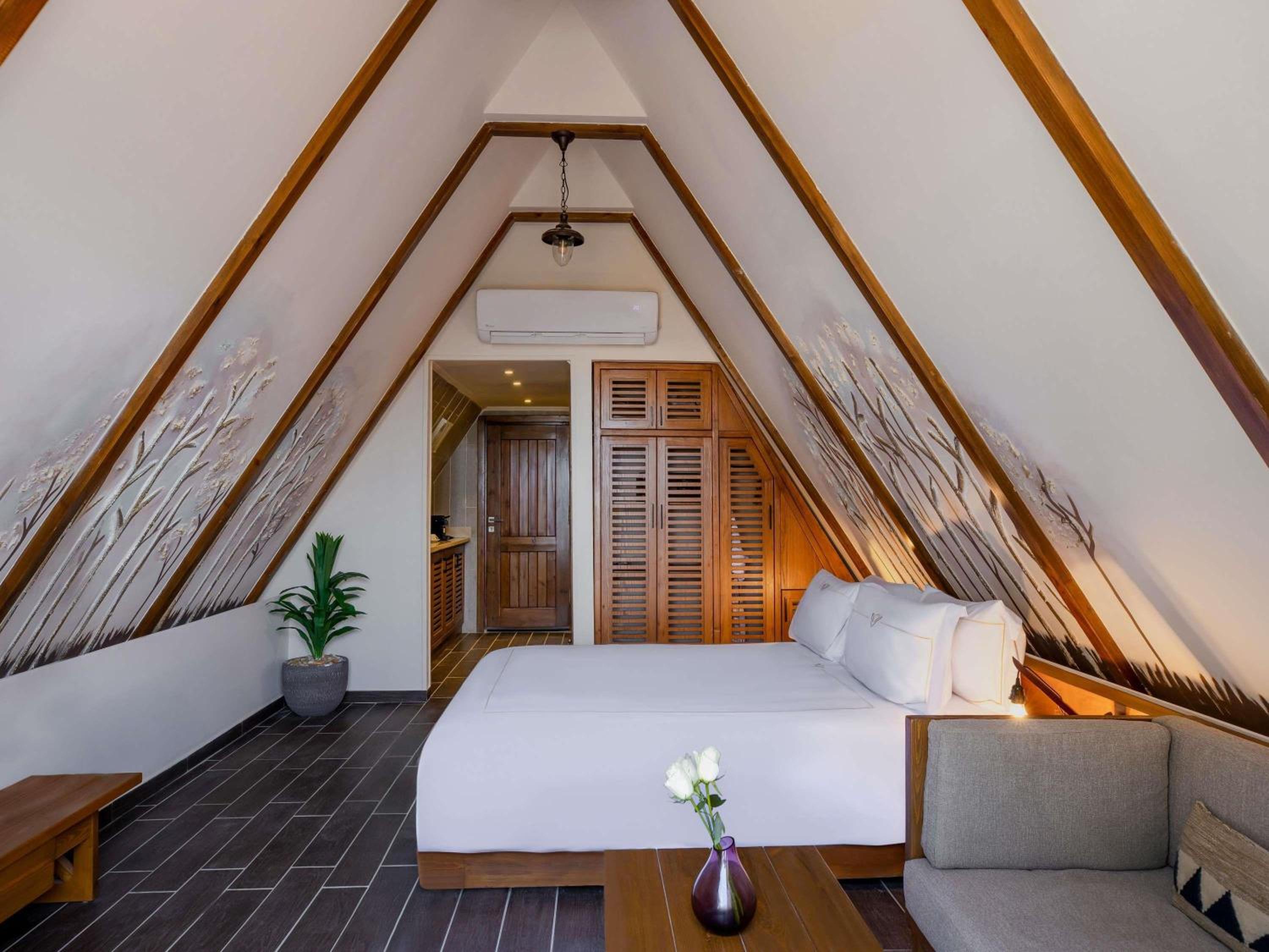 Bungalow, Adult Only