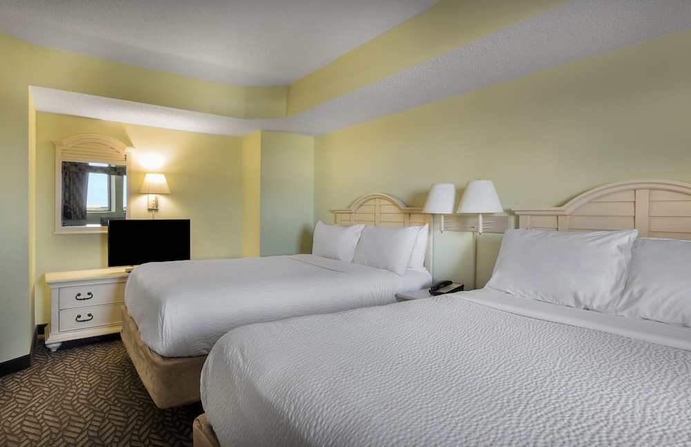2 BEDROOMS, CONDO, OCEAN FRONT, SOUTH TOWER, CORNER