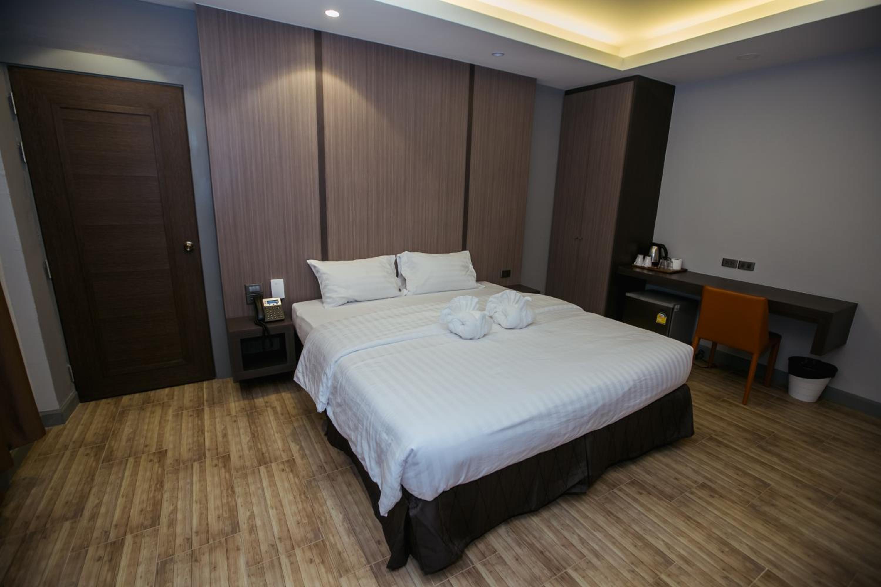 The Bed Hotel 24/50