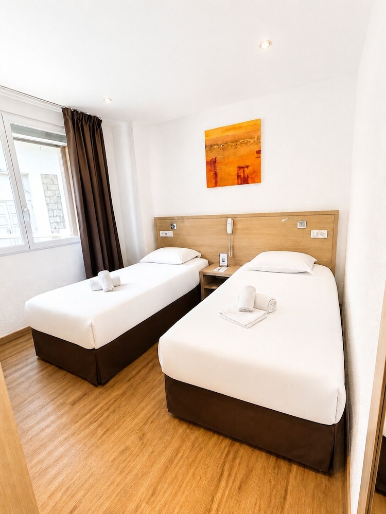 Hotel Holzer li 23/66