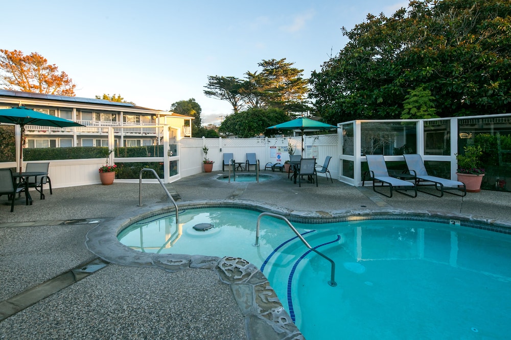 Monterey Bay Lodge 5/71