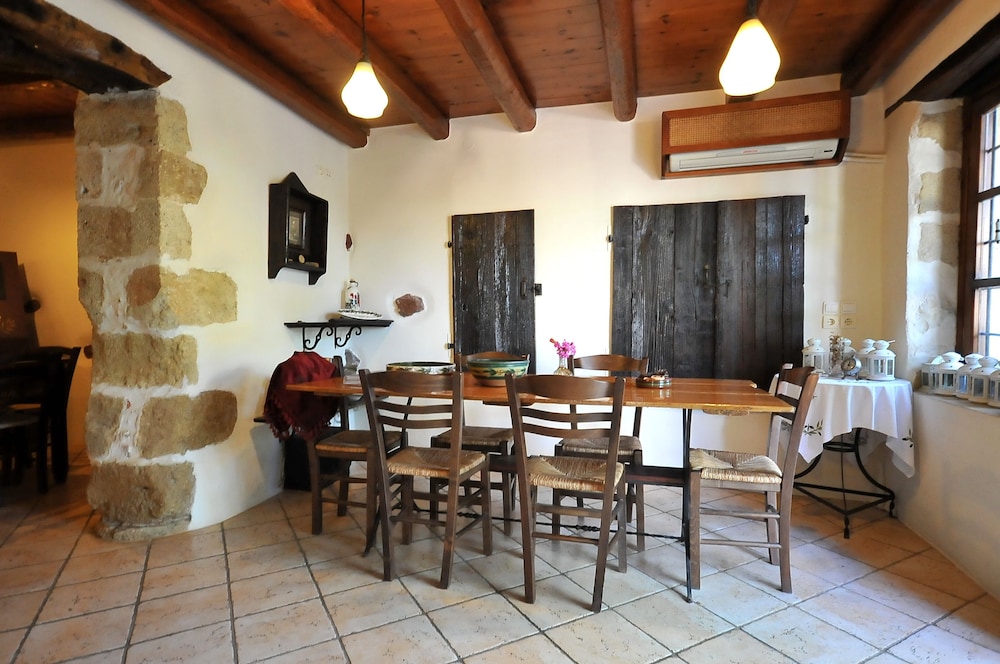 Elia Traditional Hotel & Spa 26/50