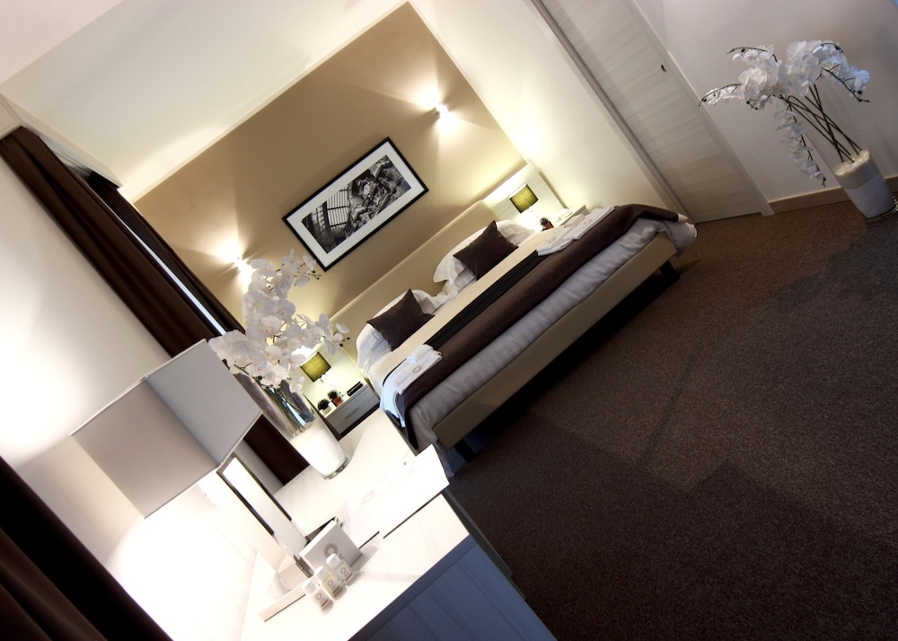Stelle the Businest Hotel 6/47