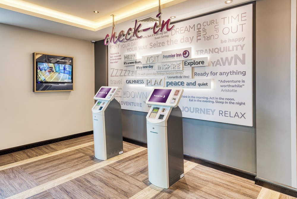Premier Inn Banbury Town Centre (Castle Quay) hotel 34/50