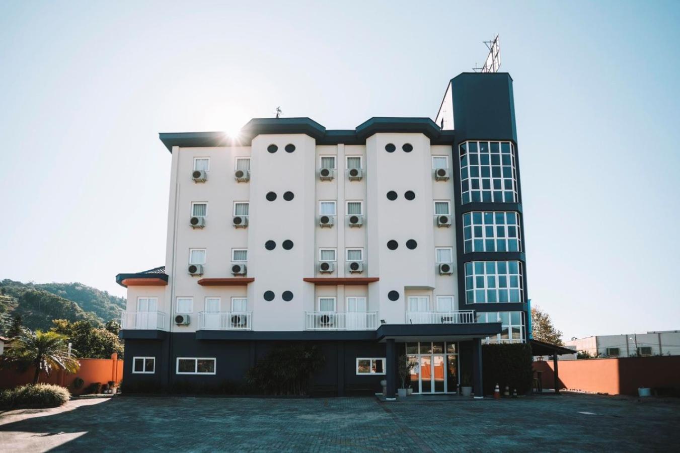 Andardac Hotel 1/30