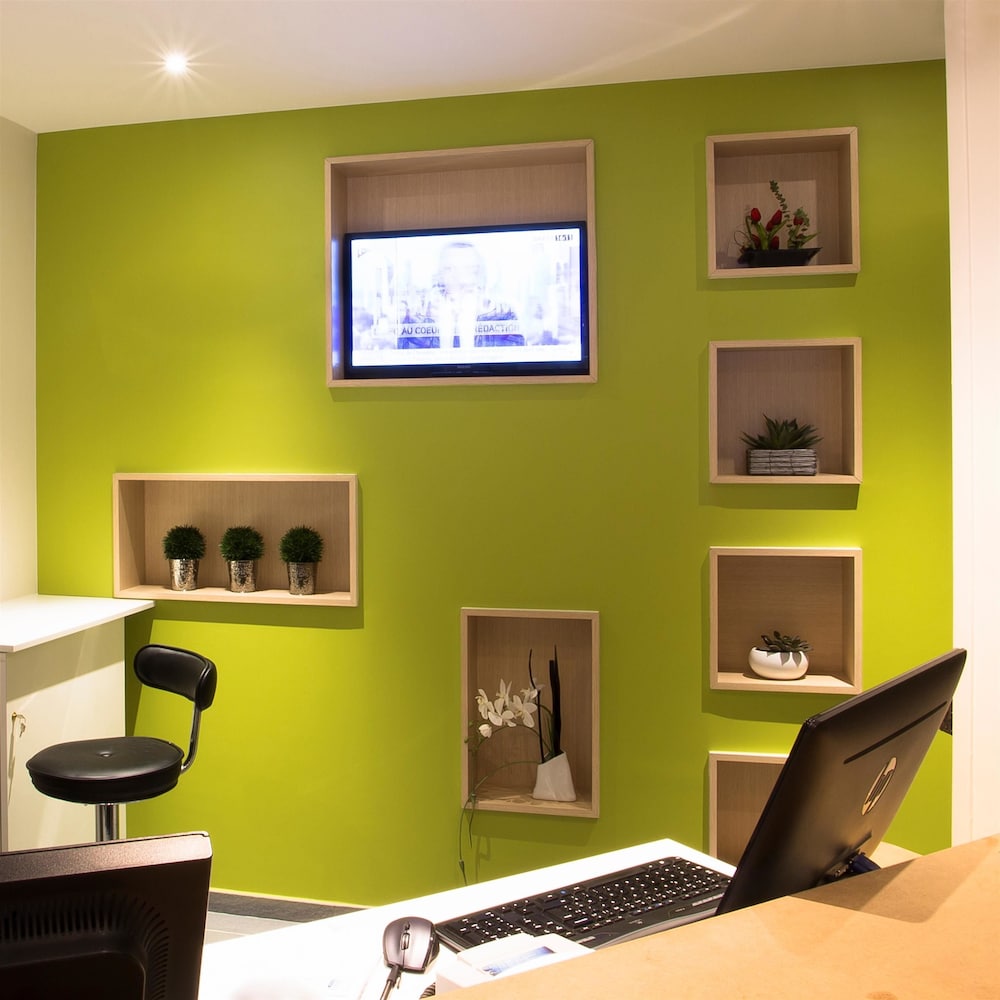 Kyriad Chambery Centre Curial 50/54