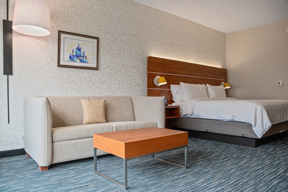 SUITE, KING BED, SOFA