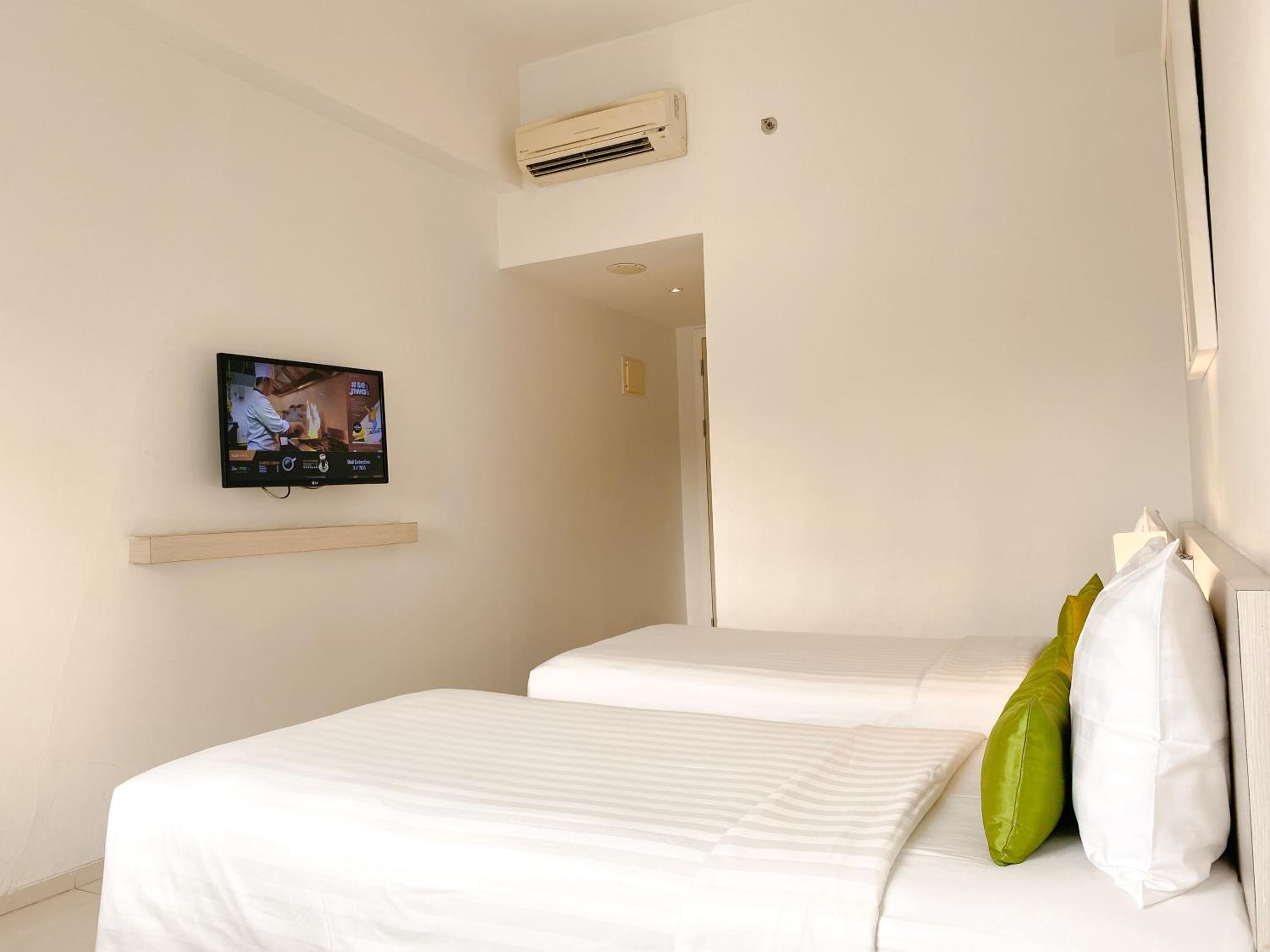 Room, Twin Beds