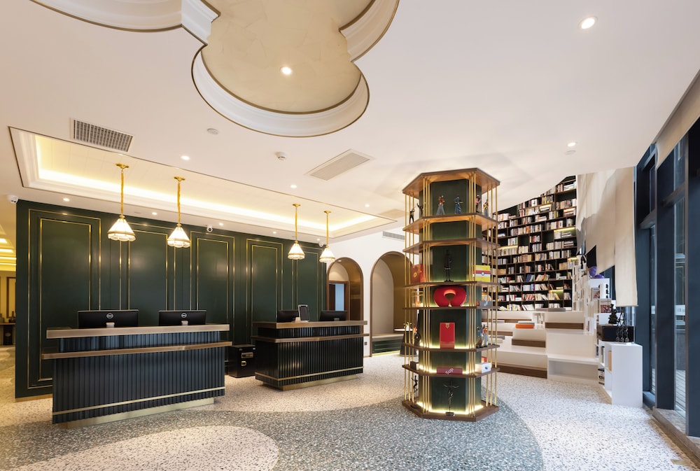 Nostalgia S Hotel (Beijing Nest-type Olympic Stadium Center) 10/57