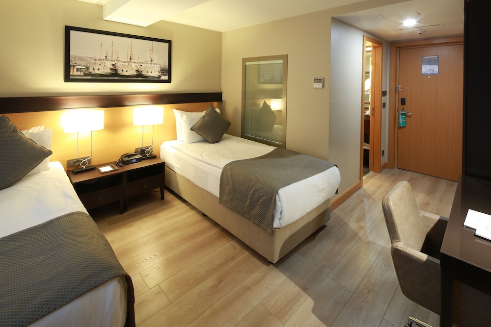 DELUXE, TWIN BEDS