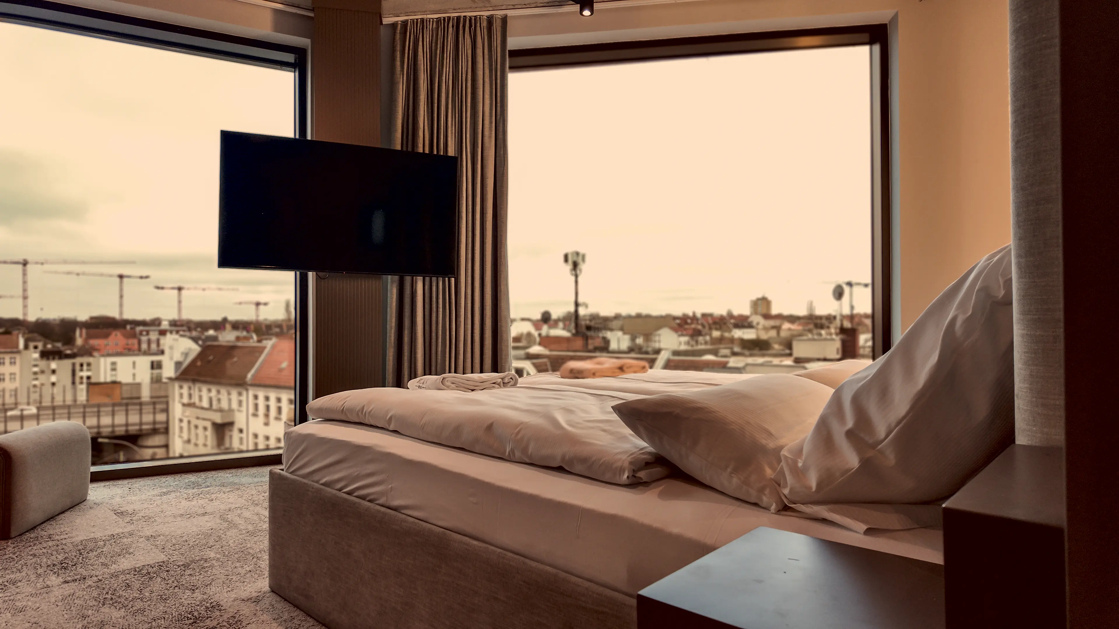 JUNIOR SUITE