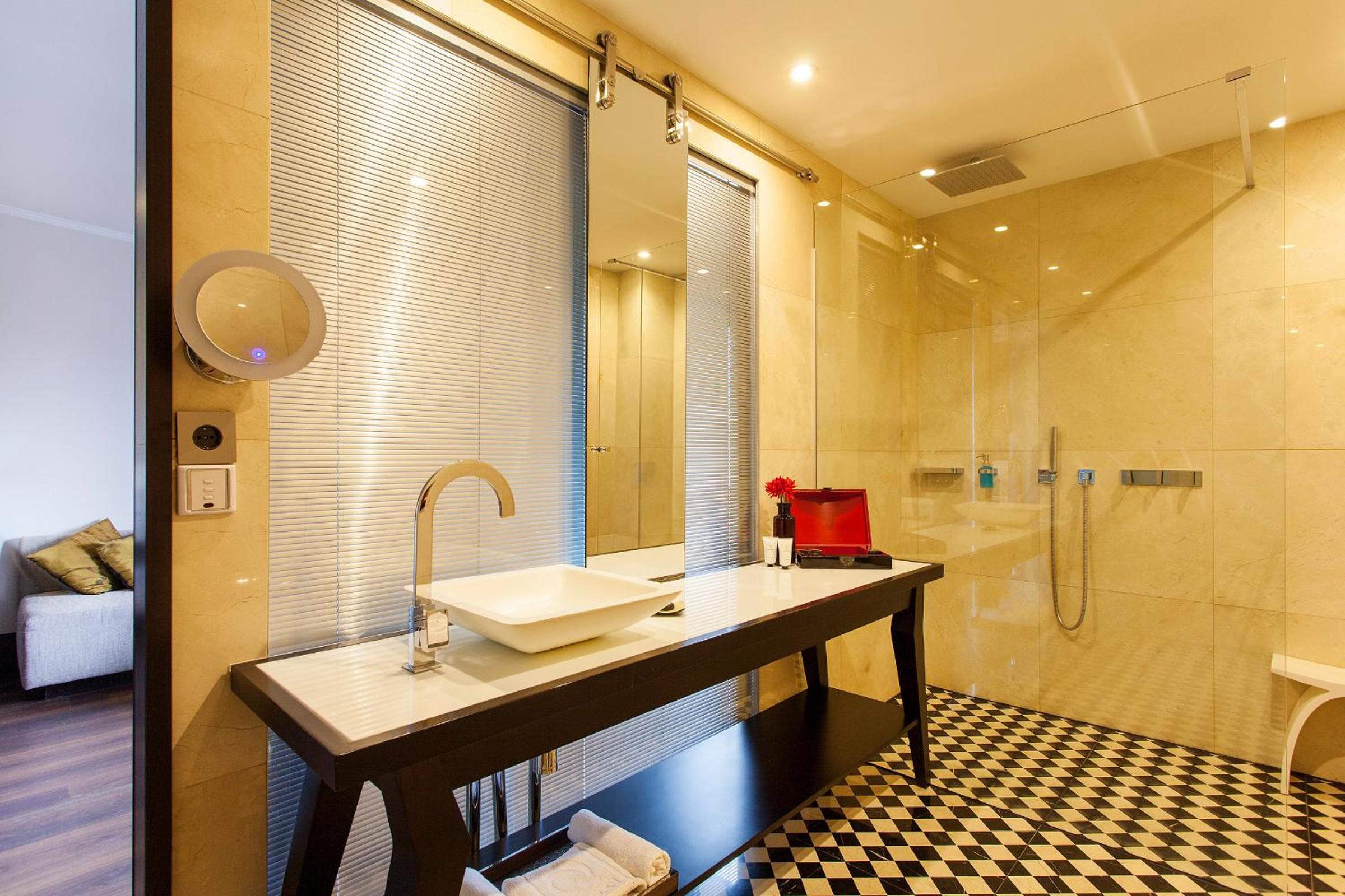 جناح جونيور بسرير كينج، Quentin Boutique Hotel 4/7