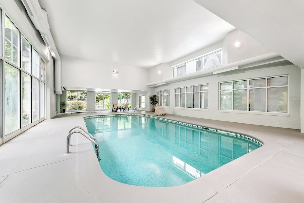 swimming pool spa
