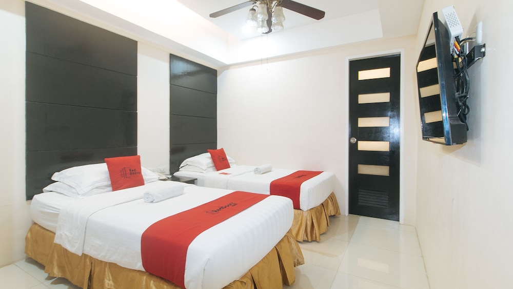 RedDoorz at Grand Apartelle Hernan Cortes Cebu 13/38