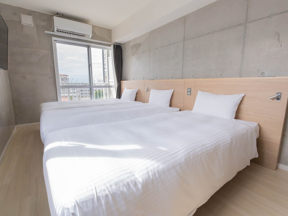 Adjoining, Triple, 6 Beds, Hotel Building