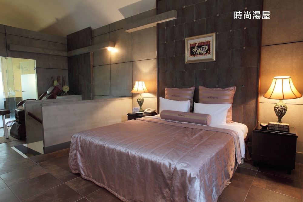 Regale Villa Hotel 15/73