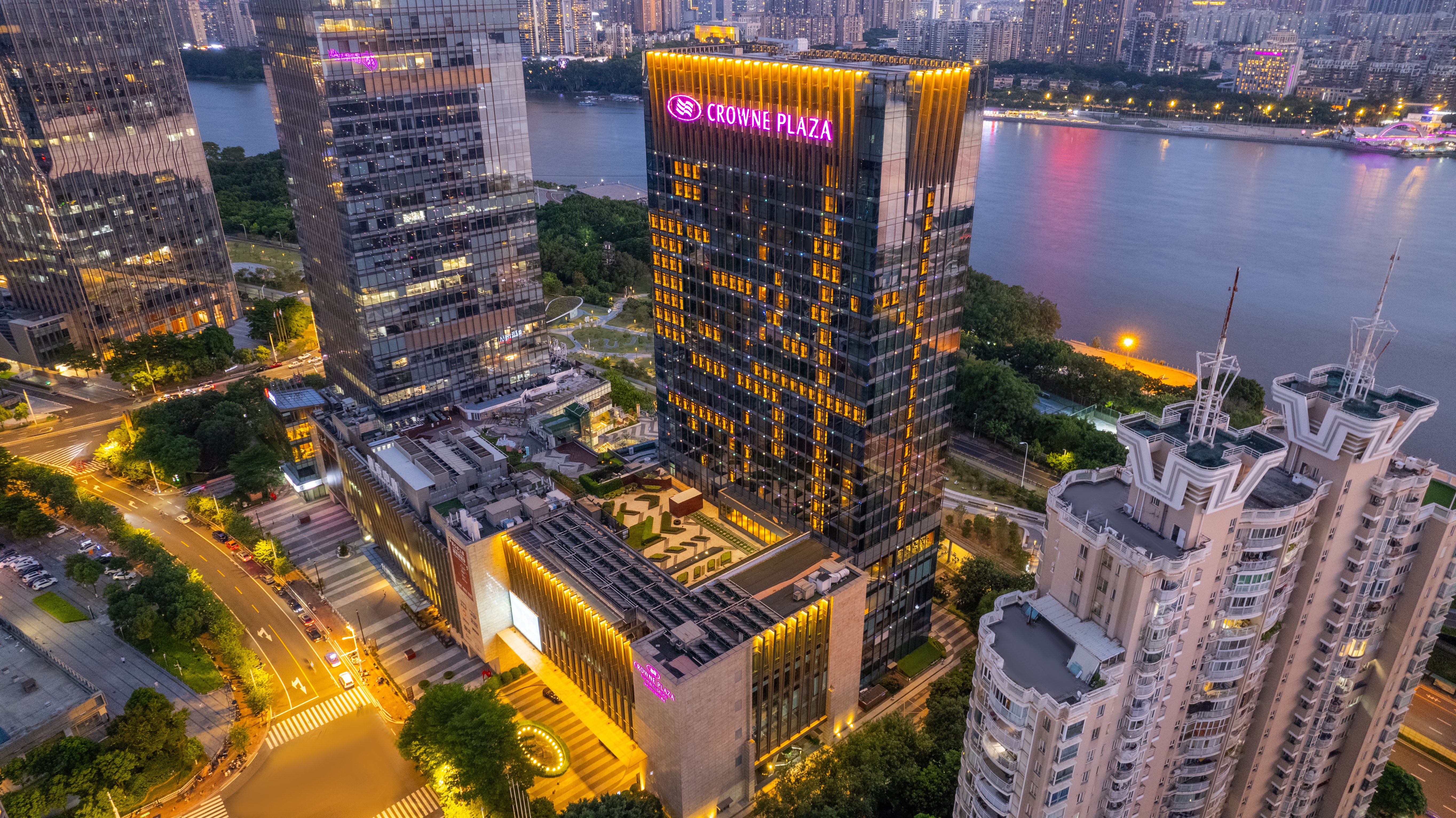 CROWNE PLAZA FUZHOU RIVERSIDE 1/50