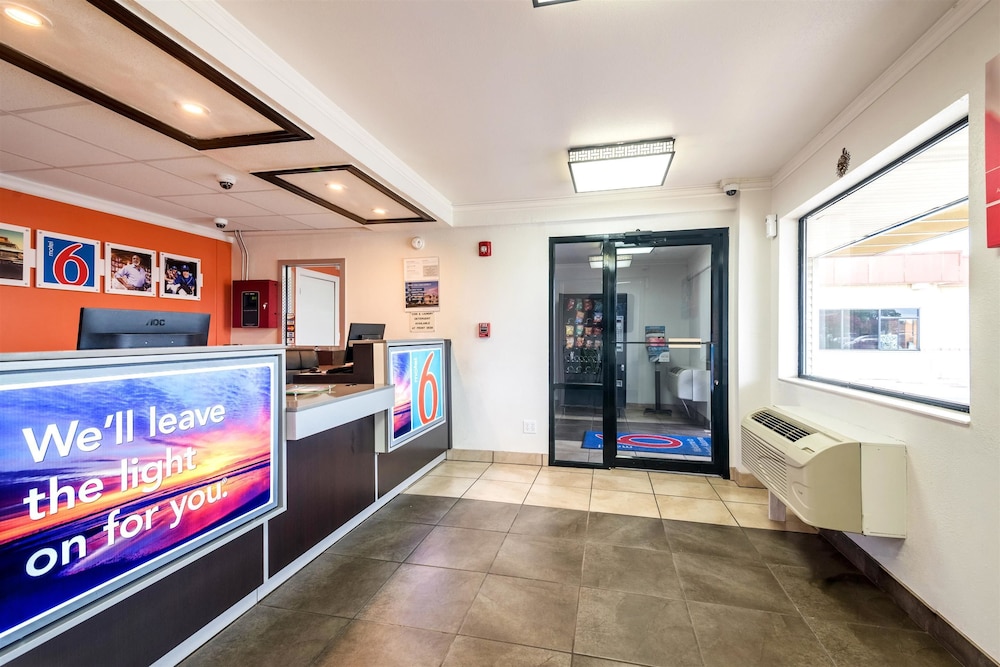 Motel6 Anniston, AL 7/39