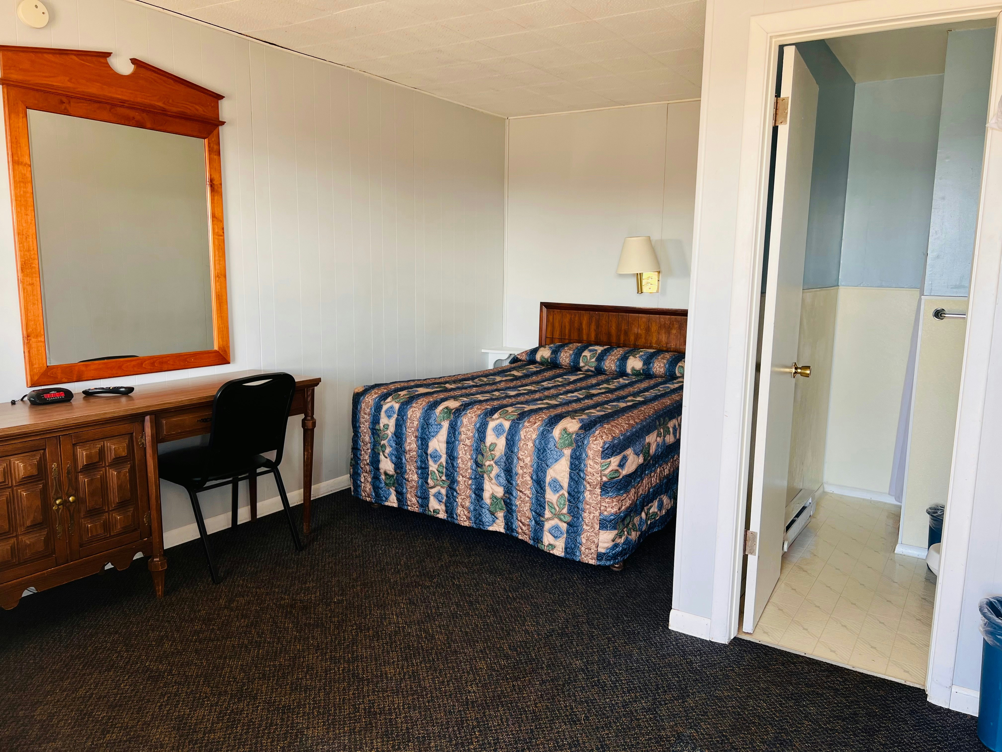 Full Bed Non-Smoking