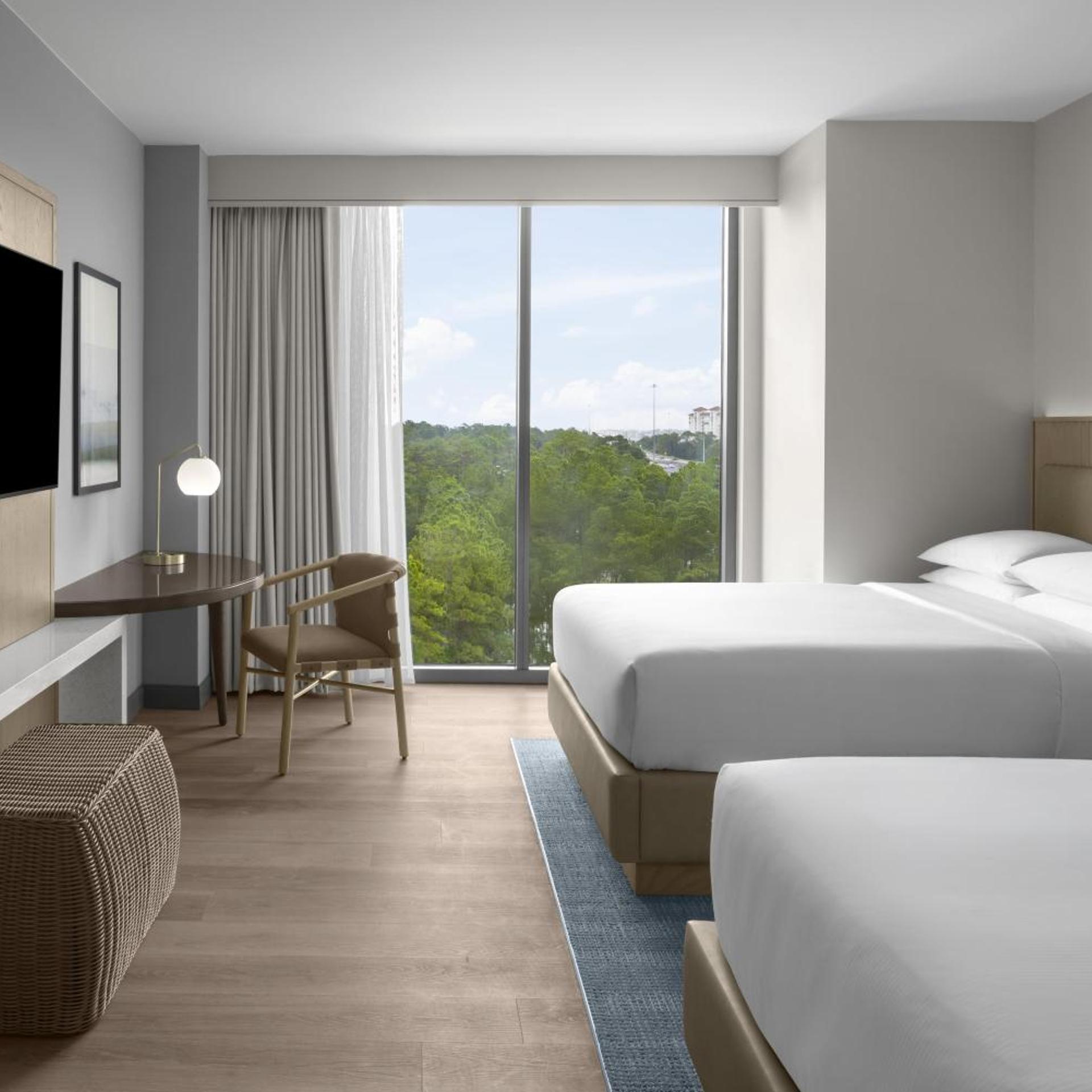 Room, King Bed, 2 Queen Beds, Water View, Accessible