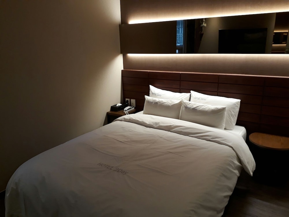 2Day Hotel 22/50