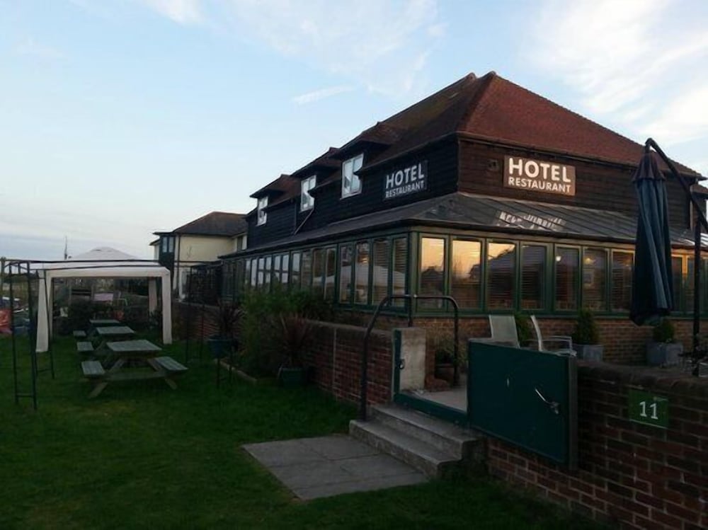 The River Haven Hotel 2/39