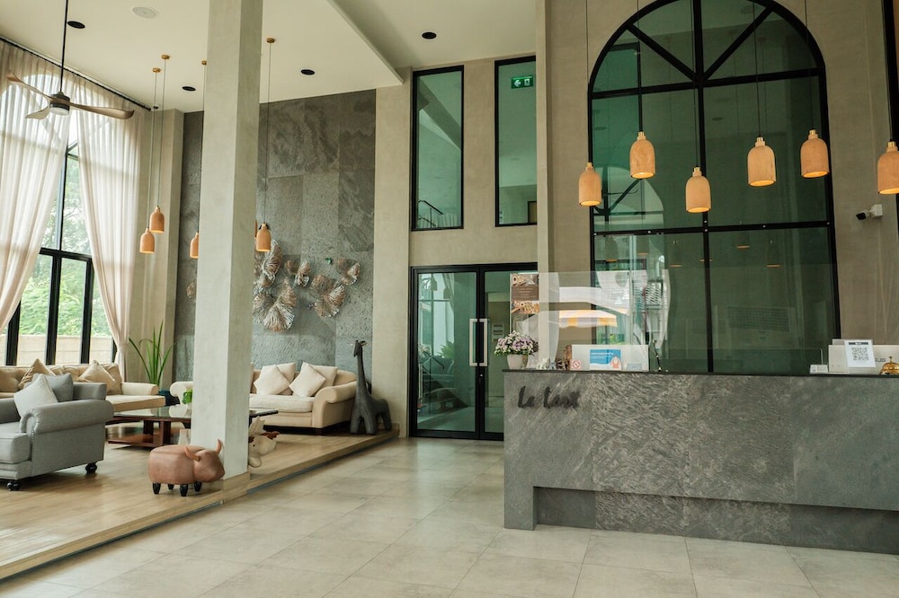 Le Lert Hotel Ratchaburi 2/24