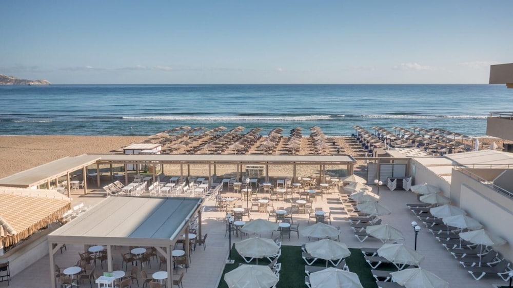 Zeus Hotels Neptuno Beach 66/69