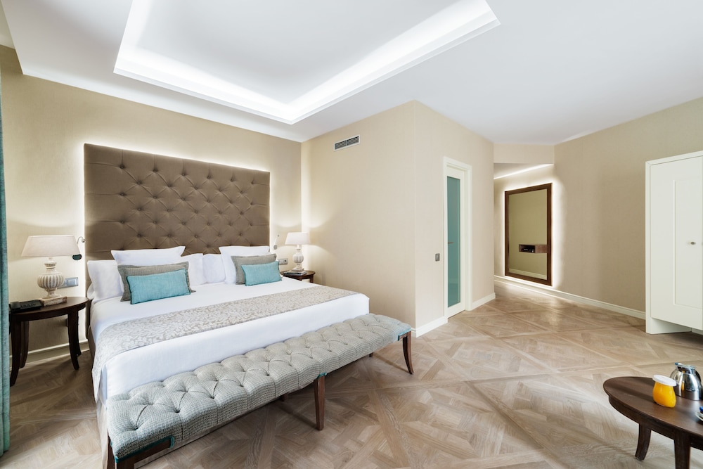 Lamaro Hotel 20/50