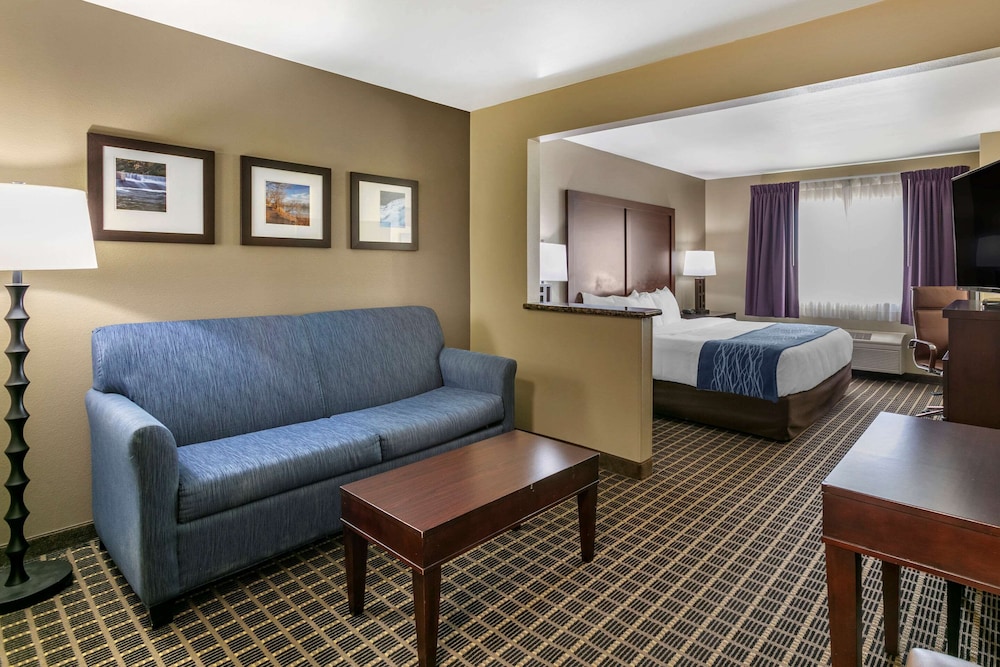 Comfort Inn Fort Collins North 24/32