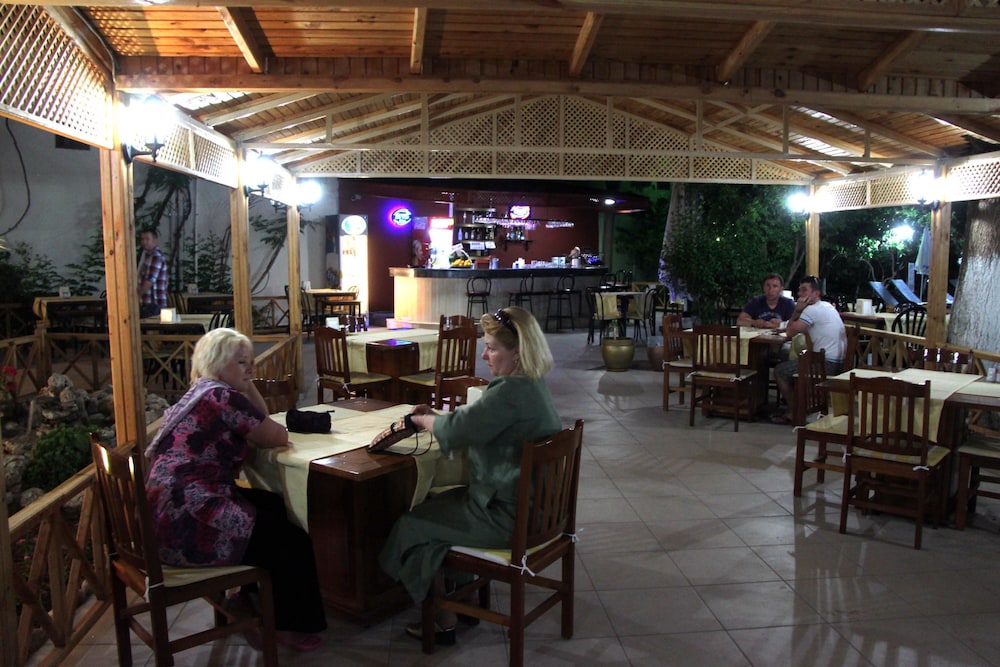 Idyros Hotel 36/50