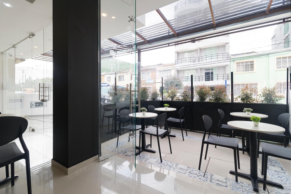 Ayenda 1065 Hotel Wess 42/50