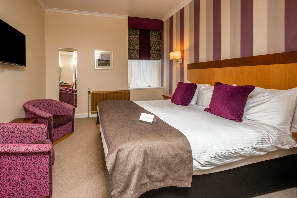 Aberdeen Douglas Hotel 30/96