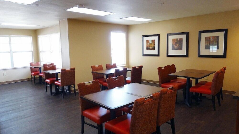 Hawthorn Extended Stay by Wyndham Irving Las Colinas 59/69