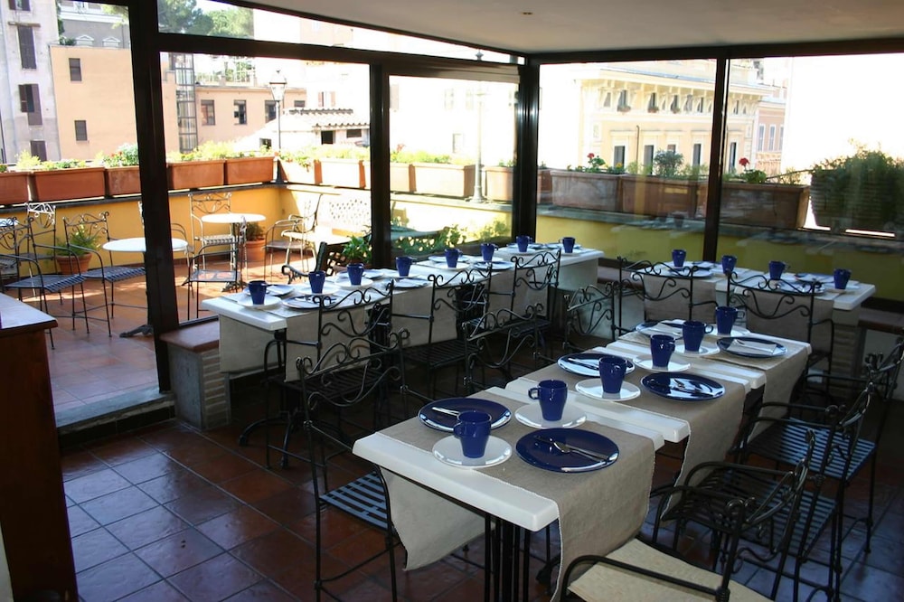 Hotel Canova 46/49