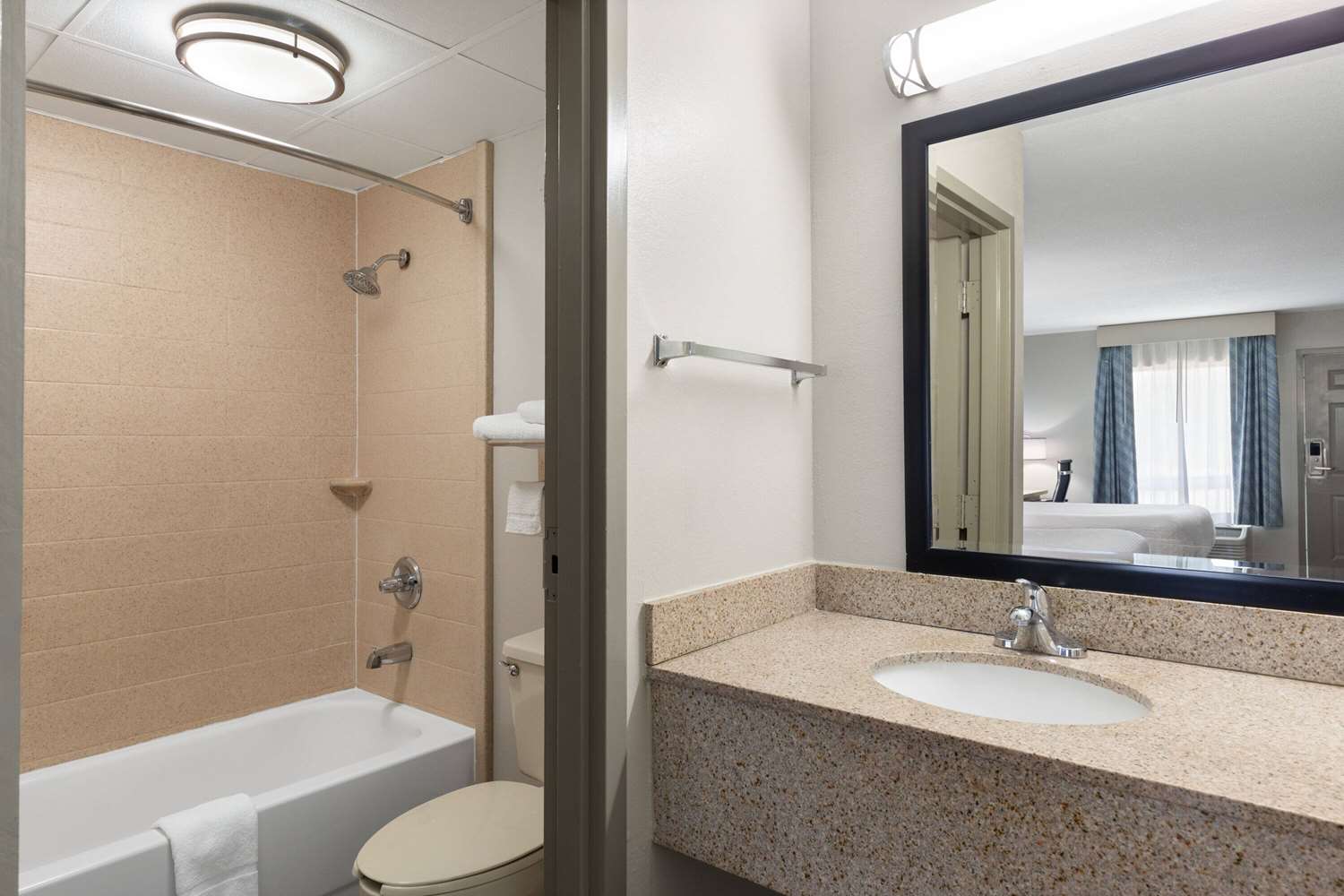 Days Inn By Wyndham Clarksville North 58/63