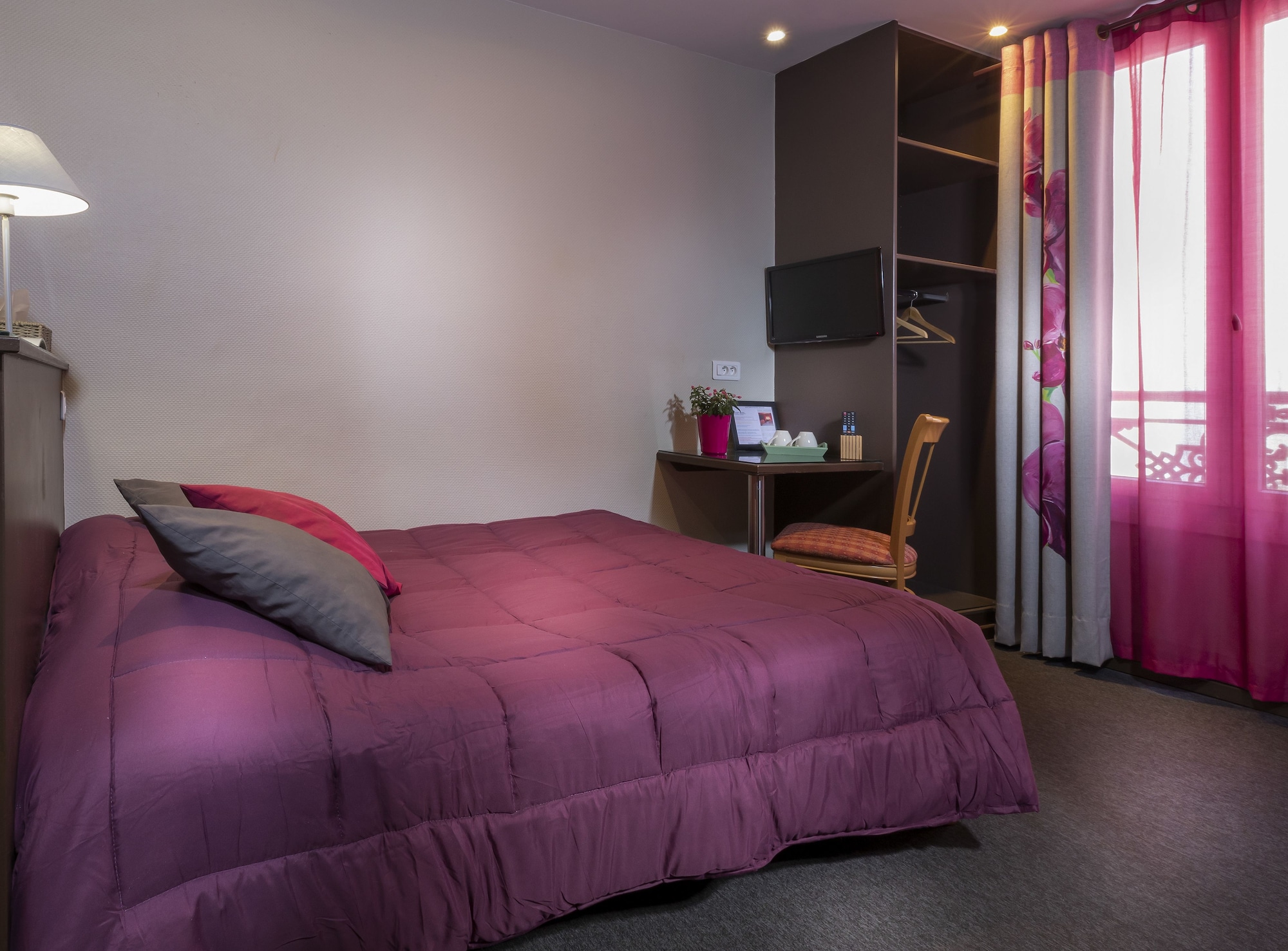 STANDARD, DOUBLE BED