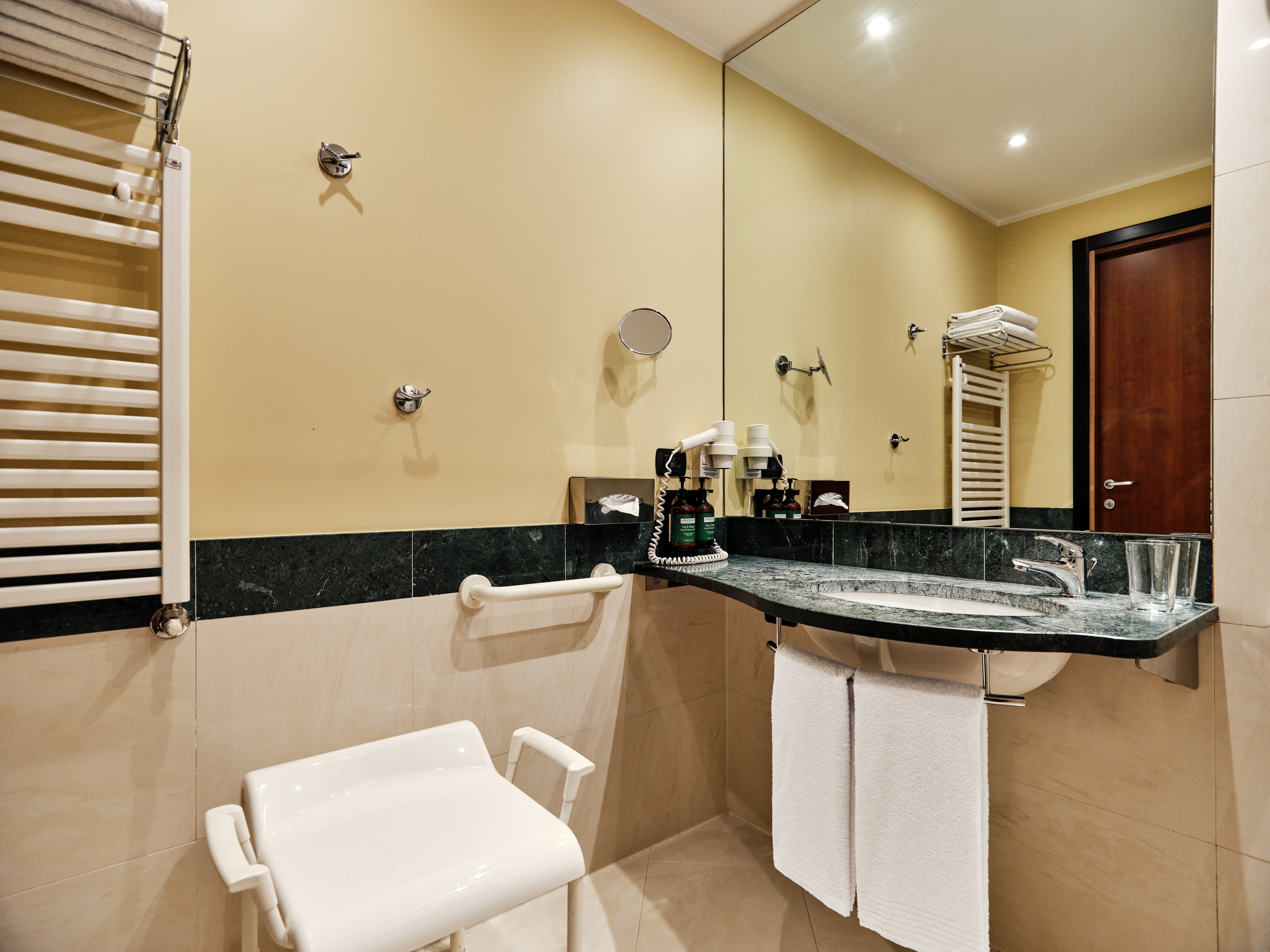 غرفة بسرير كوين لذوي الإعاقة، Crowne Plaza Milano Malpensa Airport 3/3