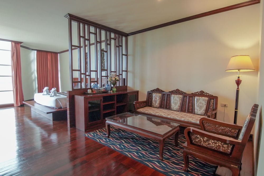 Arawan Riverside Hotel 43/65
