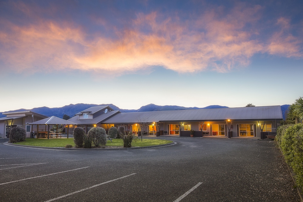 MOHUA MOTELS 4/52