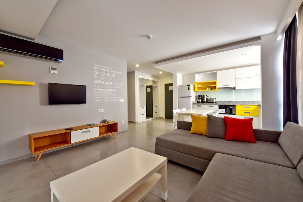 Green Garden Suites Hotel 17/29