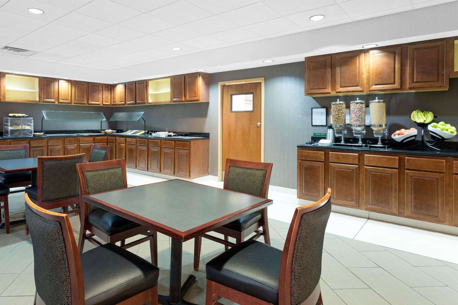 Hawthorn Suites By Wyndham Kingsland 6/12